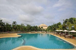 Exercise/lap pool - Pattaya YueHu Phoenix Deluxe Villa 5room (Bang Lamung)