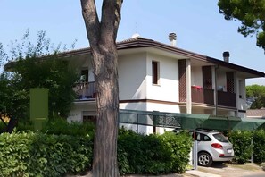 Esterni