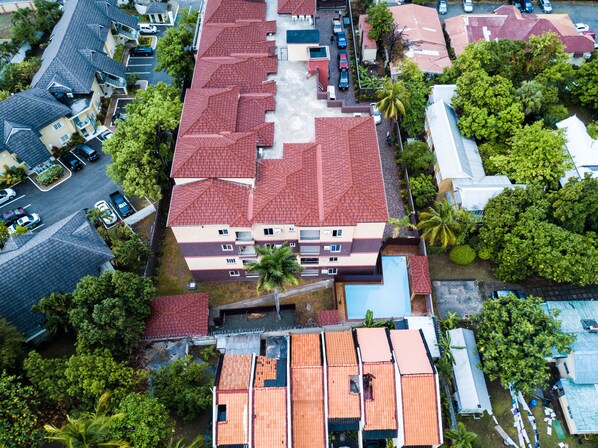 Exterior - Hamptons @ Fairway Unit #3 (New Kingston)