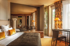 Signature Suite, Balcony | 1 bedroom, premium bedding, minibar, in-room safe - Lion d'Or 1774 - Châteaux de la Loire (Romorantin-Lanthenay)