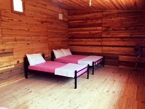 บังกะโลสำหรับครอบครัว | ผ้าม่านกันแสง, ห้องเก็บเสียง, ผ้าปูที่นอน