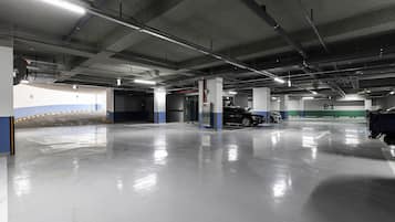 Tempat letak kenderaan sendiri percuma