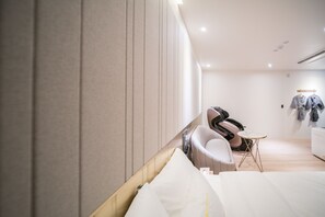 VIP, Jetted Tub | Premium bedding, down comforters, memory foam beds, blackout drapes - JUST SLEEP HOTEL No.2 (Gimpo)