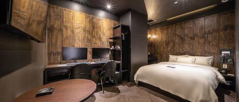 VIP, Jetted Tub | Premium bedding, down comforters, memory foam beds, blackout drapes