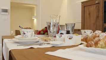 Free daily continental breakfast