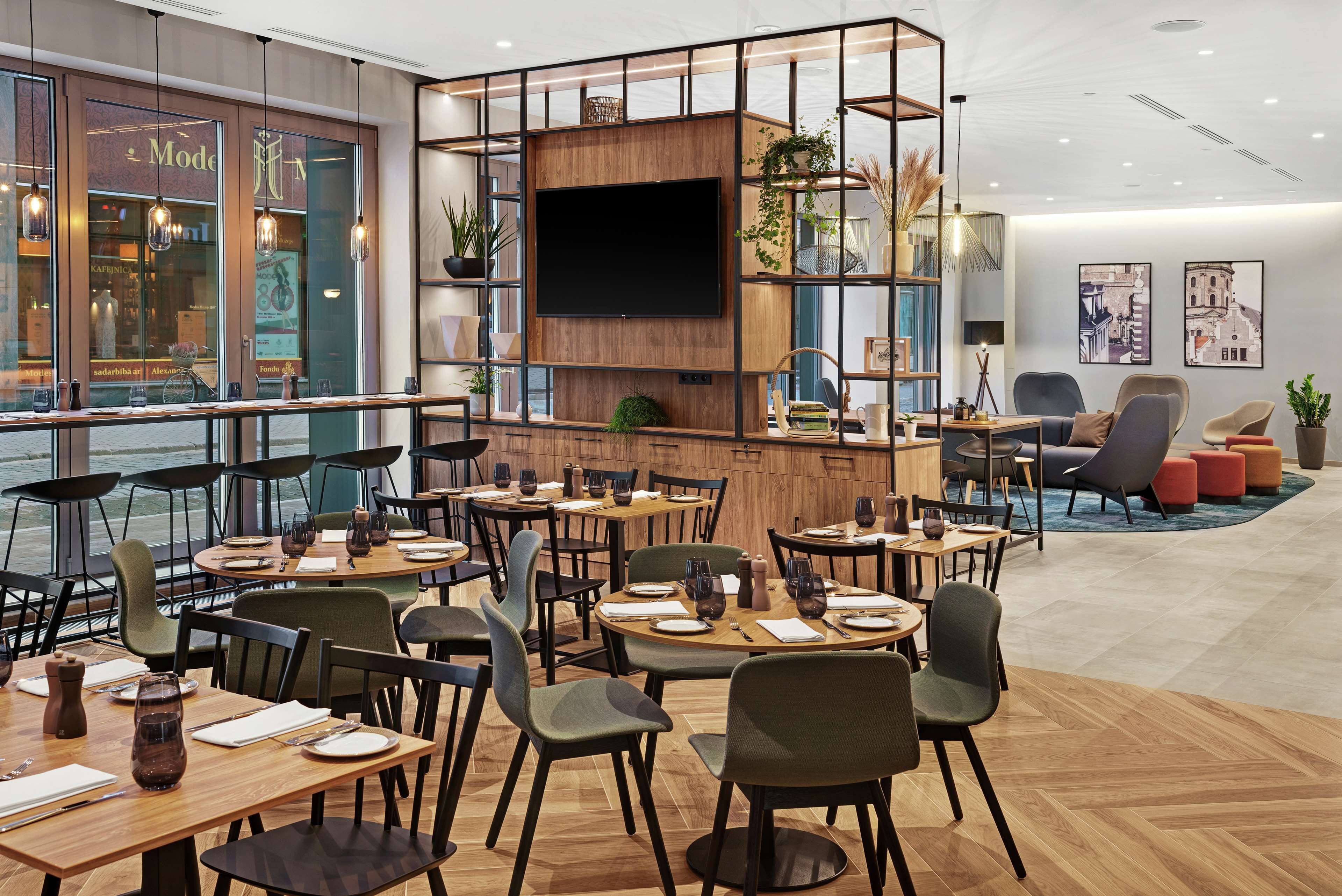 breakfast, lunch and dinner served