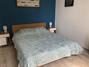 3 bedrooms, iron/ironing board, free WiFi