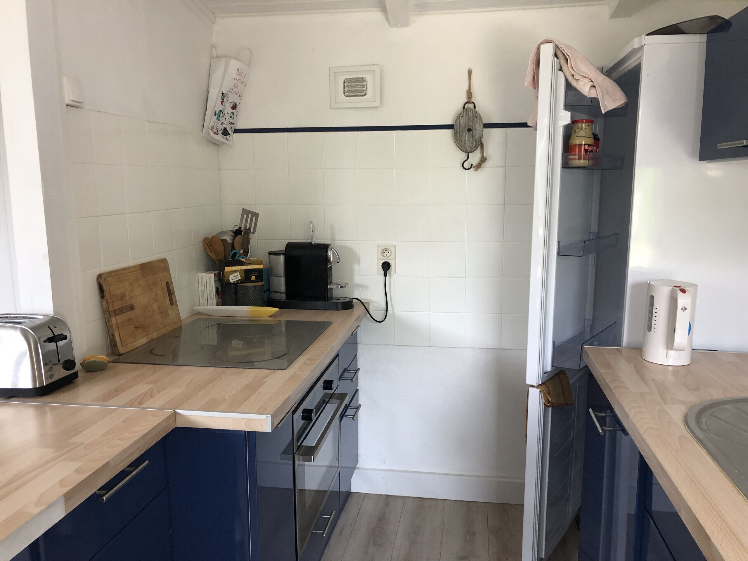 Refrigerador, microondas, horno y lavavajillas 
