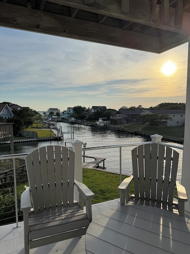 Sounds Groovy OBX: Waterfront Home with Dock