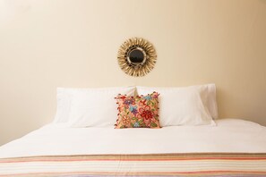 1 chambre, bureau, fer et planche à repasser, Wi-Fi gratuit