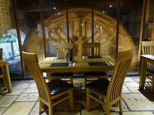 (108)Beautiful Cottage in Landmark Cotswold Grade II Listed Georgian House 