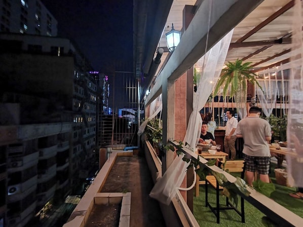 Terrace/patio - White House Hostel (Bangkok)