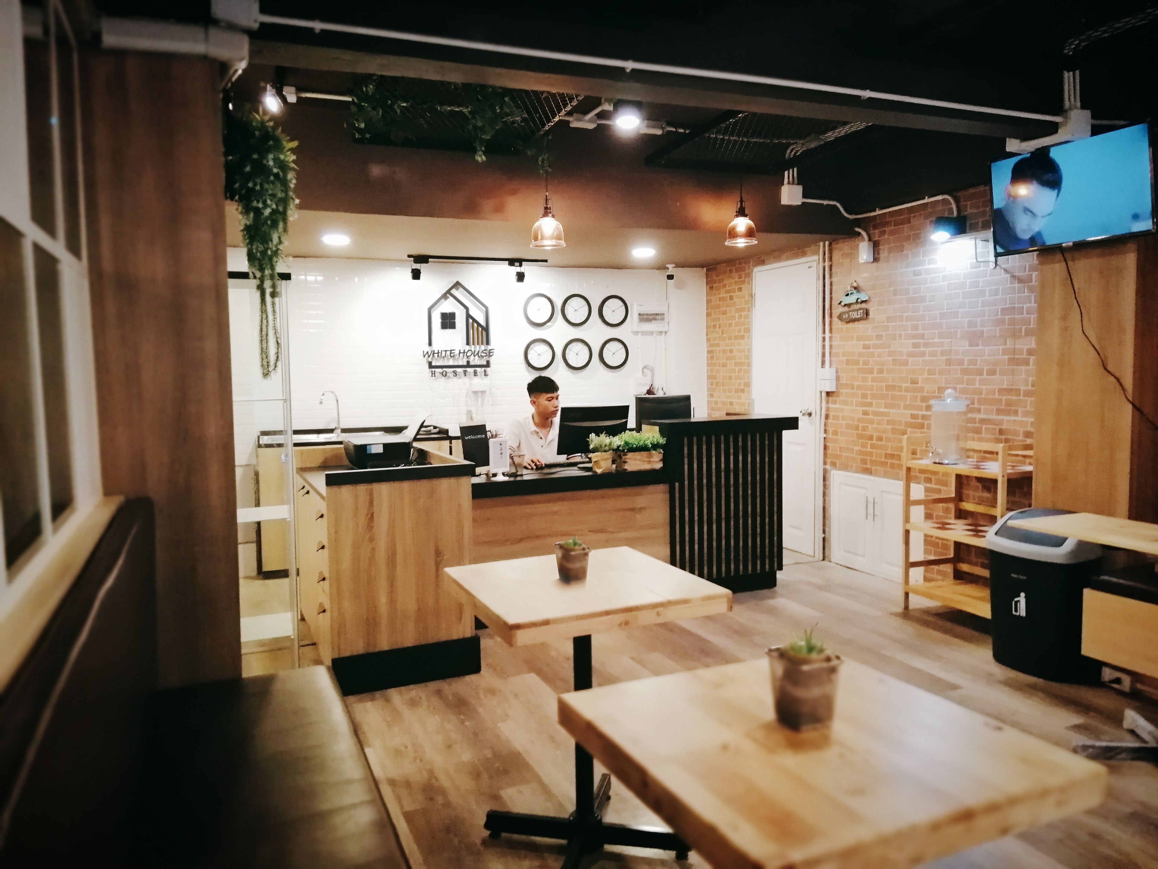 Photo - White House Hostel