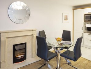 Dining - Baggot Rath by Interhome (Dublin)