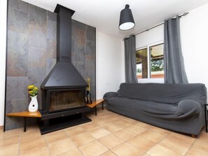 Télévision, cheminée