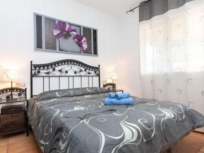 5 chambres, fer et planche à repasser, Internet gratuit