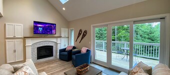 RB24 Ski-in/out Bretton Woods townhome on '2-mile home' trail, gorgeous views, AC, Dog Friendly!