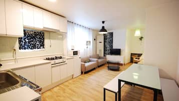 Rumah Basic | Area keluarga | TV layar datar