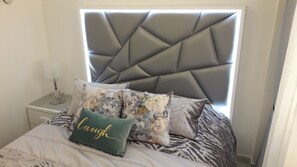 2 Schlafzimmer, schallisolierte Zimmer, Bügeleisen/Bügelbrett
