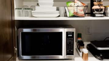 Fridge, microwave, coffee/tea maker, toaster