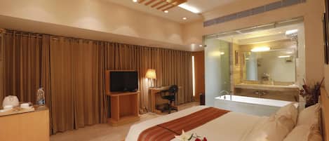 1 bedroom, in-room safe, desk, laptop workspace