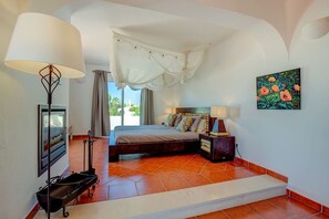5 chambres, fer et planche à repasser, Wi-Fi gratuit, draps fournis