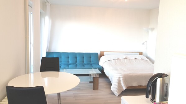 Studio, 1 Queen Bed with Sofa bed, Terrace, Lake View (incl. CHF 70 cleaning fee per stay) | Laptop workspace, blackout curtains, iron/ironing board