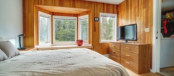 Convenient Kenai Apt - 3 Mi to Beach & Fishing