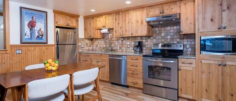 Microondas, horno, parrilla de estufa y lavavajillas