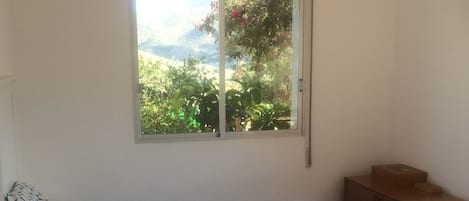 6 عدّة غرف نوم ومكتب ومكواة/لوح كي وواي فاي