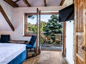 4 habitaciones, tabla de planchar con plancha y internet 