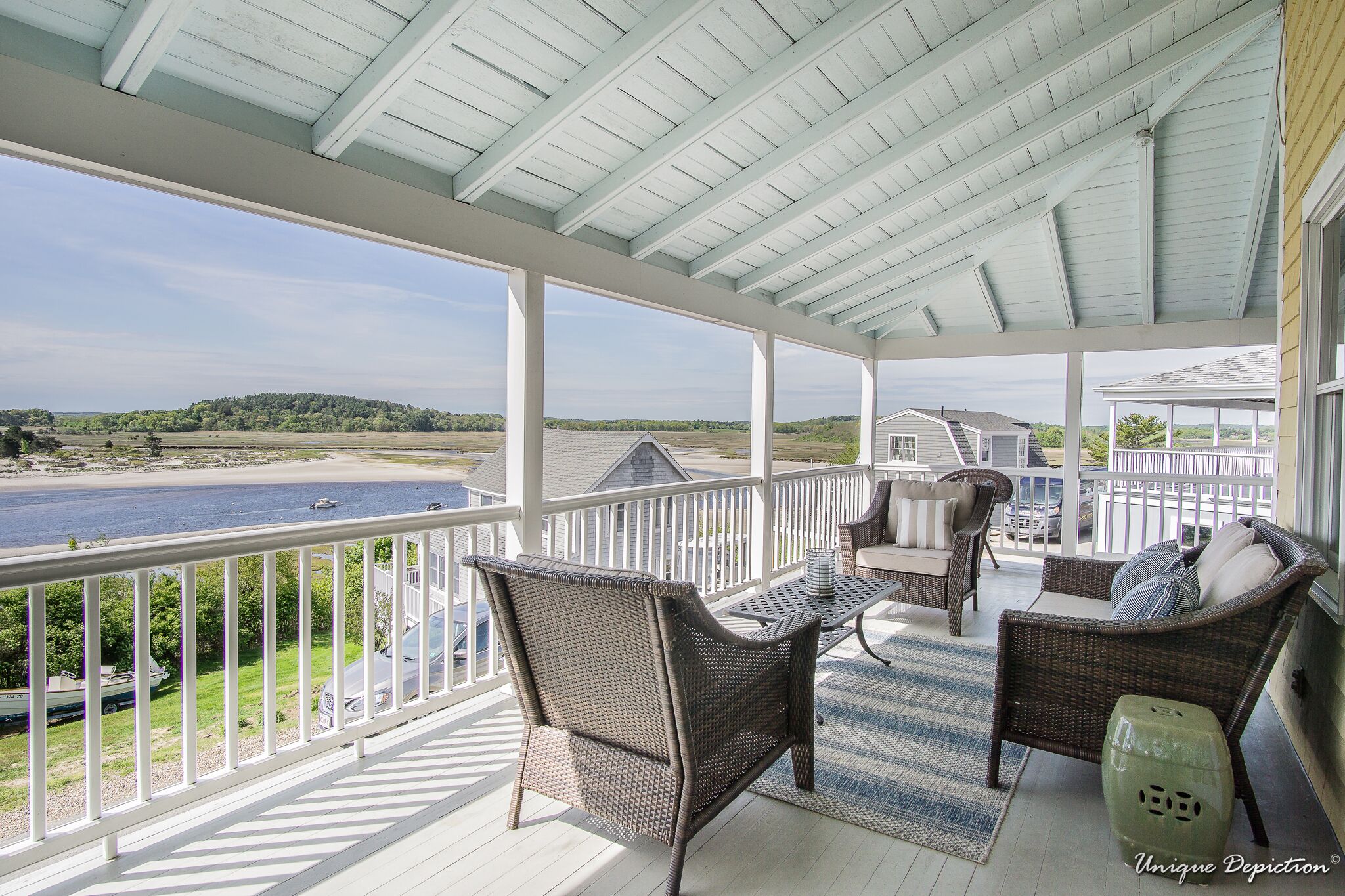 Spacious Beach House with Spectacular Ocean Views and Private Beach Access