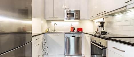 Fridge, microwave, oven, stovetop