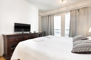 1 bedroom, blackout drapes, iron/ironing board, free WiFi