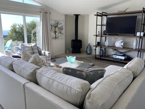 Smart TV, fireplace, printers - Ocean view easy access to Doran Beach, Golf  course and  Bluewater Bistro. (Bodega Bay)