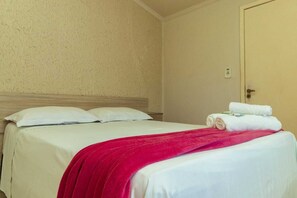 Dobbeltrom | Minibar, skrivebord, blendingsgardiner og wi-fi (inkludert)