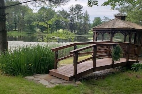 Paper Mill Pines Bed and Breakfast: The Cypress Room