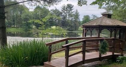 Paper Mill Pines Bed and Breakfast: The Cypress Room