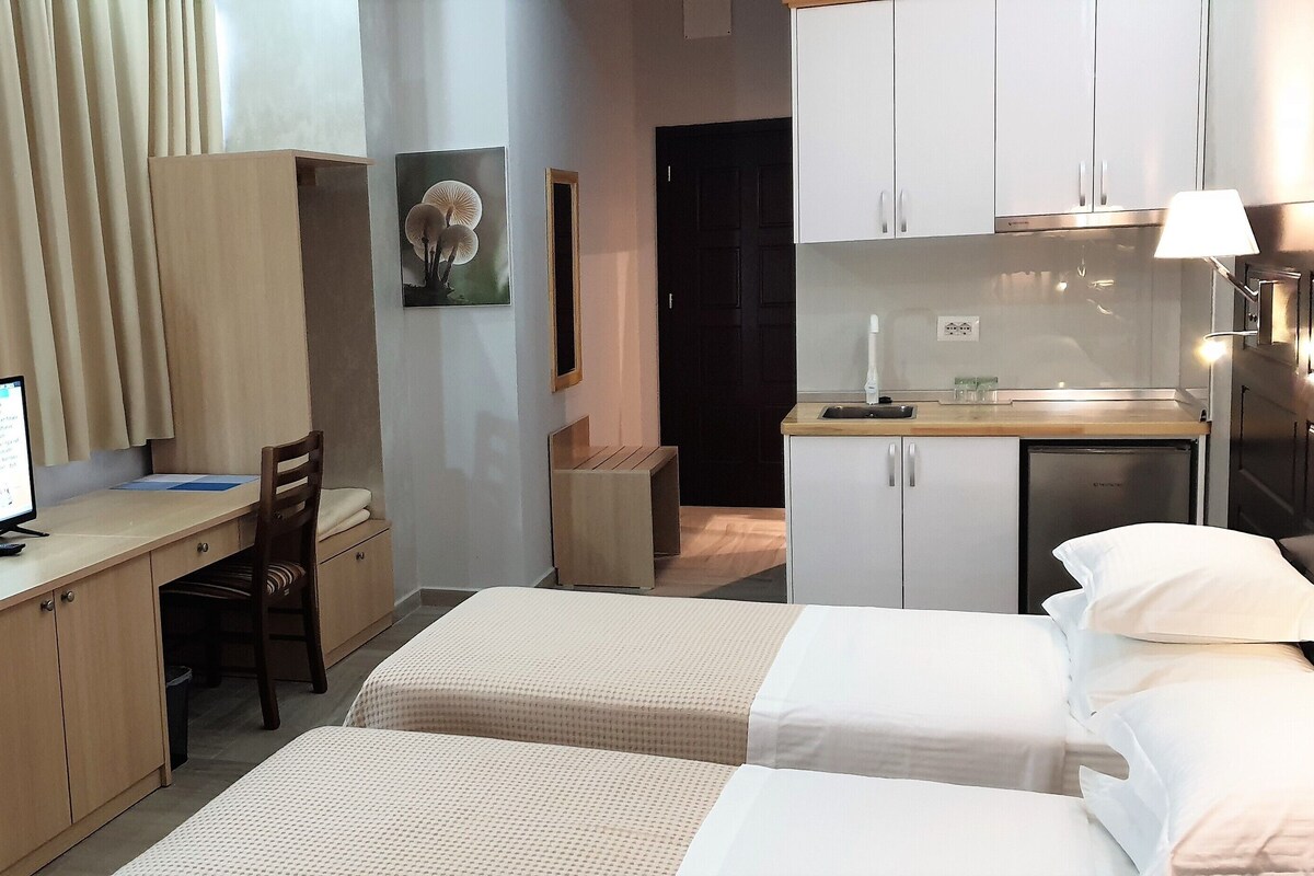 1 bedroom, premium bedding, down comforters, memory foam beds