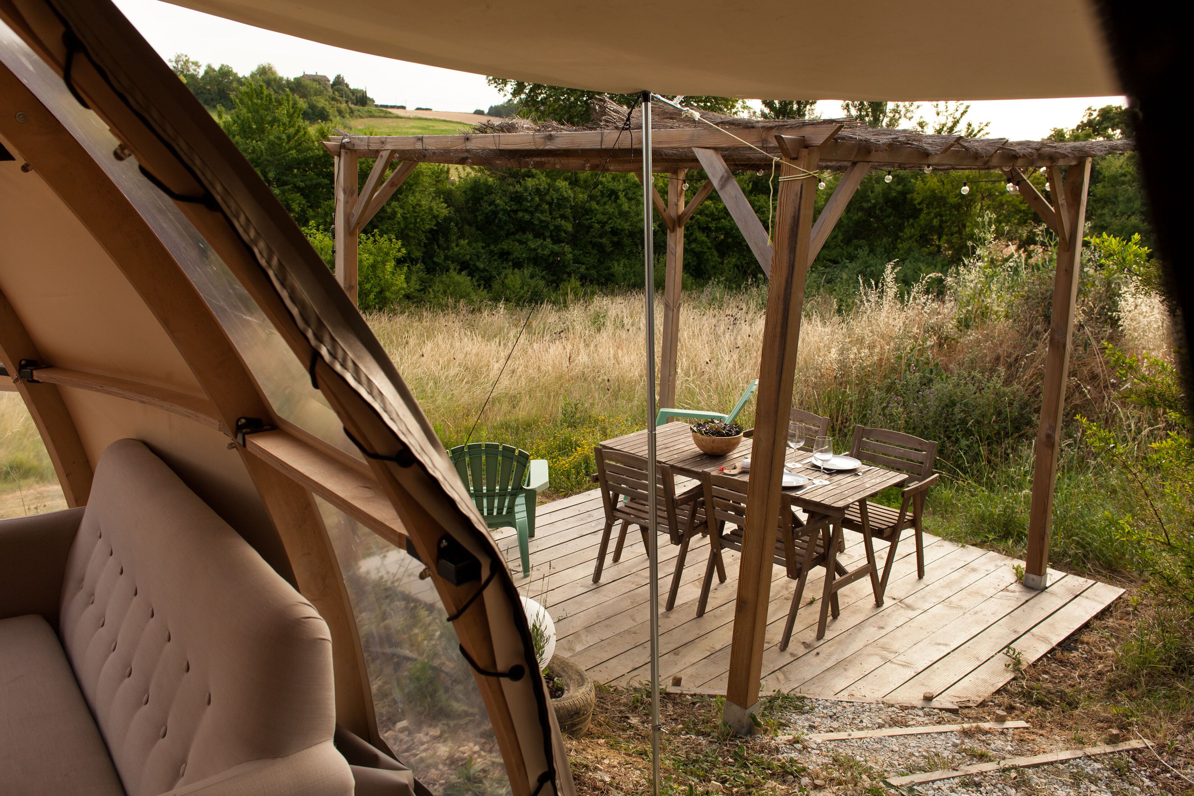 Lều Deluxe | Trang bị nội thất với thiết kế riêng biệt, bàn ủi/dụng cụ ủi quần áo 