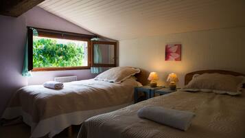 Family Cottage, Garden View (Minervois Gite) | Individually furnished, iron/ironing board, free WiFi, bed sheets