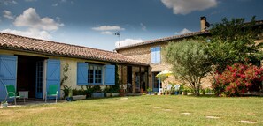 Exterior - Nature's Pace Holidays (Montmaur)