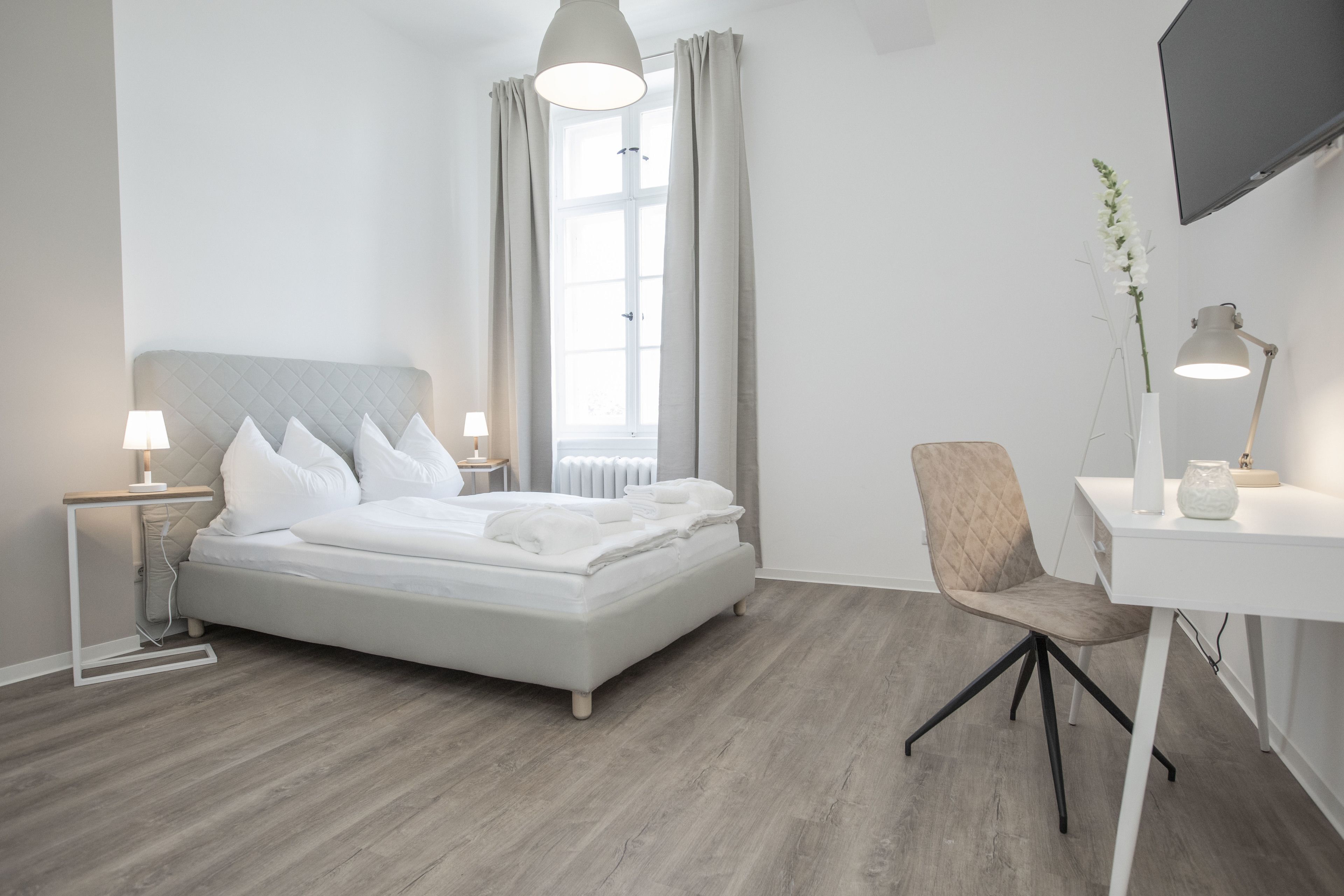 Double Room, Shared Bathroom, Harbor View (Nr. 5) | Individually furnished, desk, laptop workspace, blackout drapes