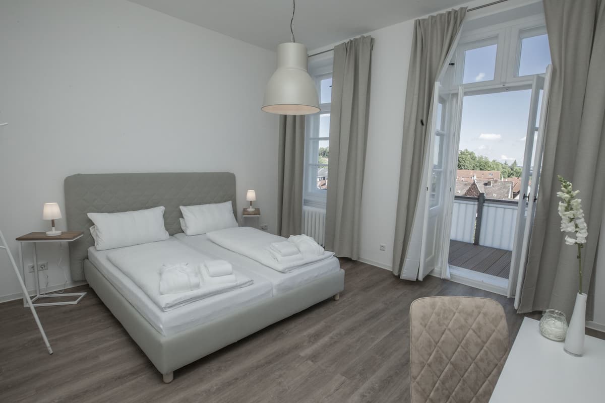 Double Room, Shared Bathroom, Harbor View (Nr. 7) | Desk, laptop workspace, blackout drapes, soundproofing