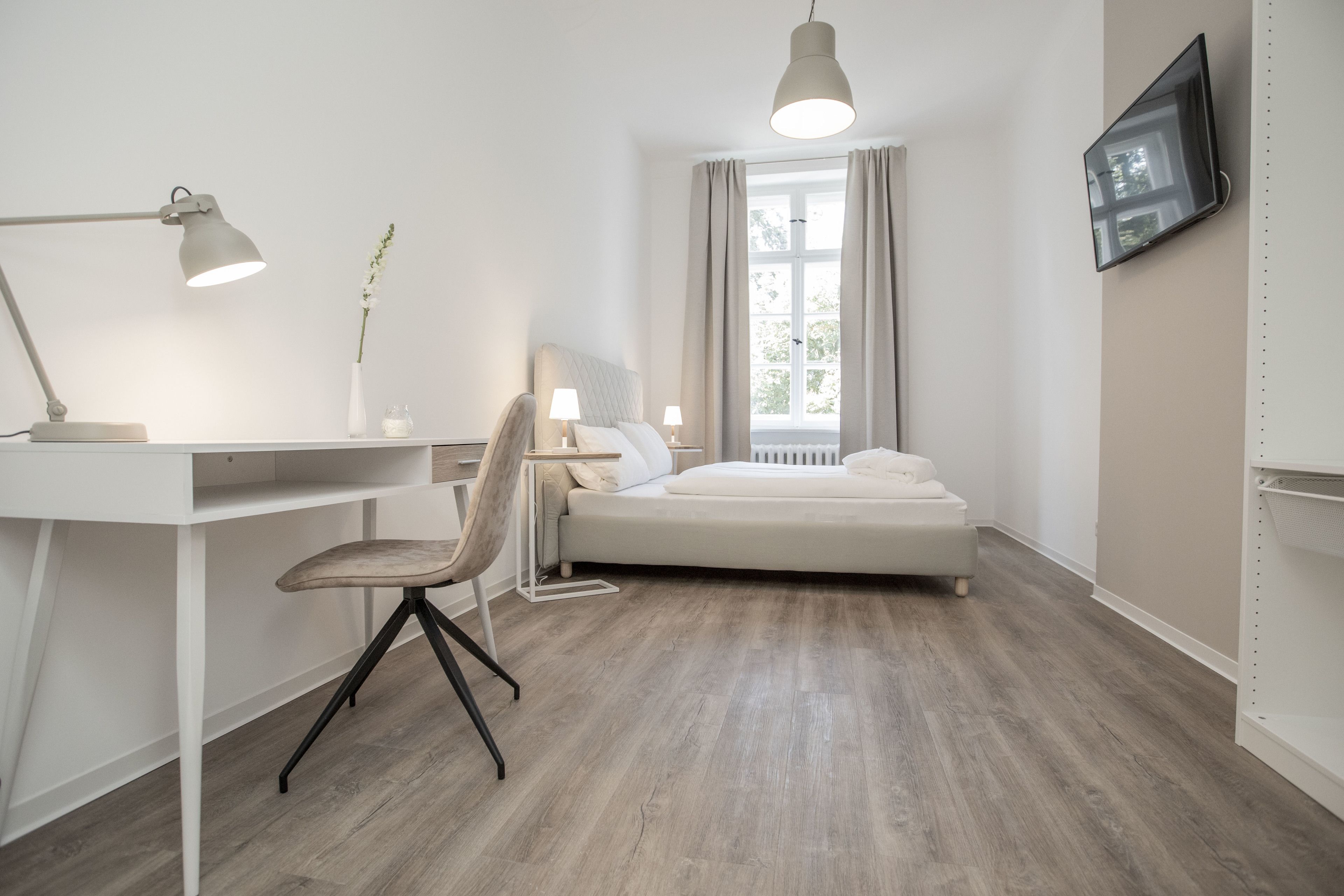 Doppelzimmer, Gemeinschaftsbad (Nr. 3) | Individuell eingerichtet, Schreibtisch, laptopgeeigneter Arbeitsplatz