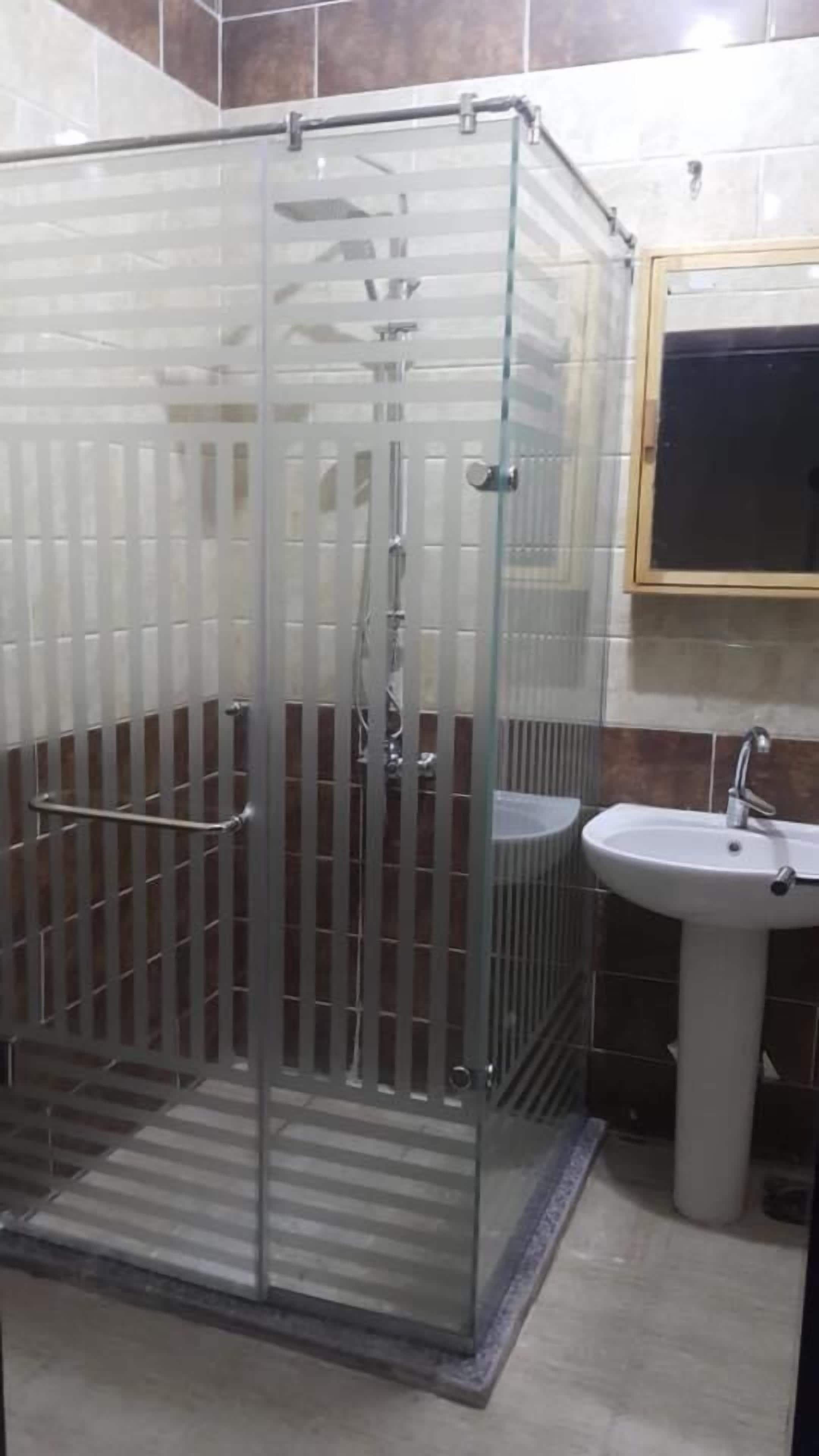 basic double or twin room | bathroom shower