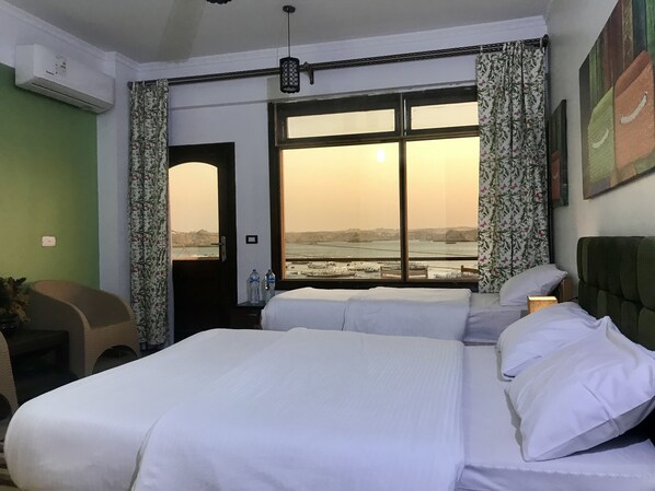 Deluxe Double or Twin Room | Egyptian cotton sheets, premium bedding, down duvets, memory-foam beds - Villa Misk (Aswan)