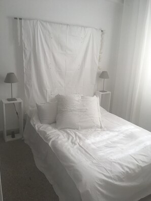 2 bedrooms, bed sheets