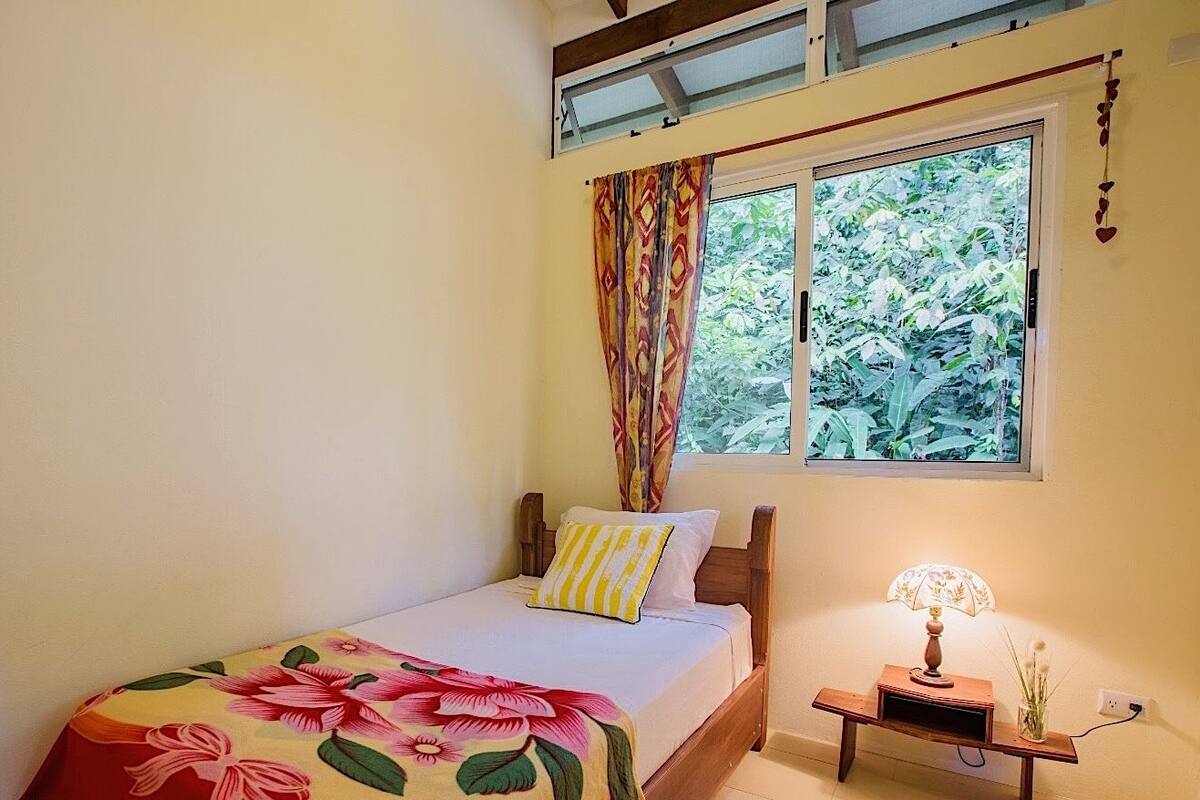 Bungalow | 2 dormitorios, caja fuerte, tabla de planchar con plancha y wifi gratis
