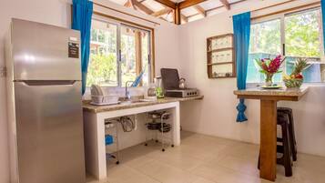 House | Private kitchen | Full-sized fridge, stovetop, toaster, rice cooker